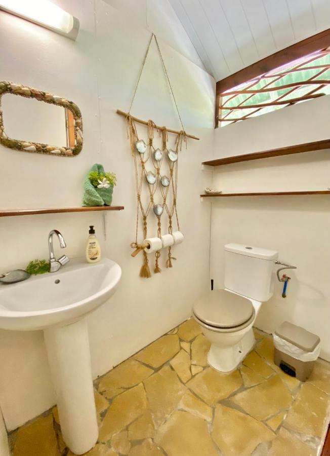 Poe Guesthouse Rangiroa Екстер'єр фото